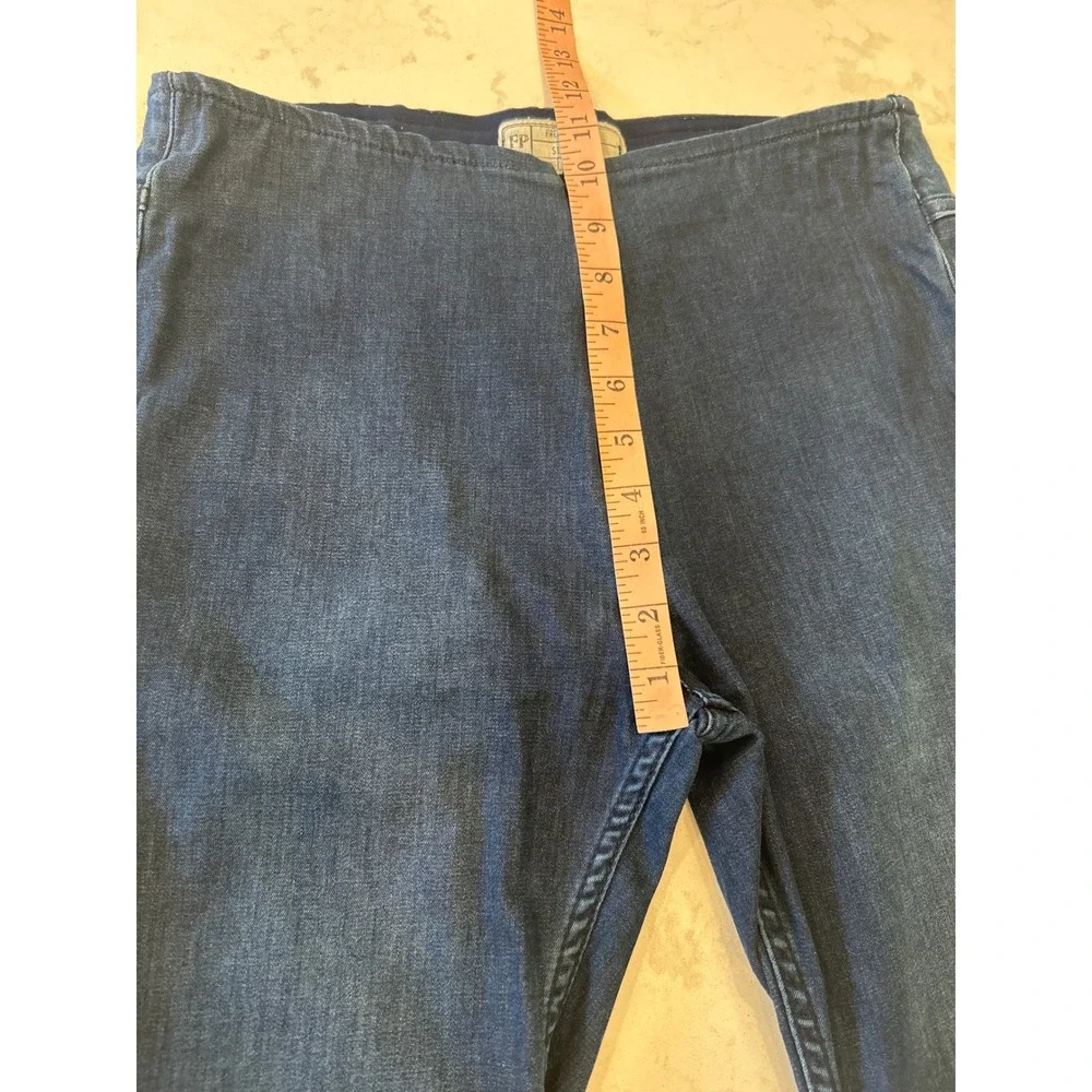 Free People Penny Pull On Stretch Flare Jeans Blue Denim High Rise 31R OB408139